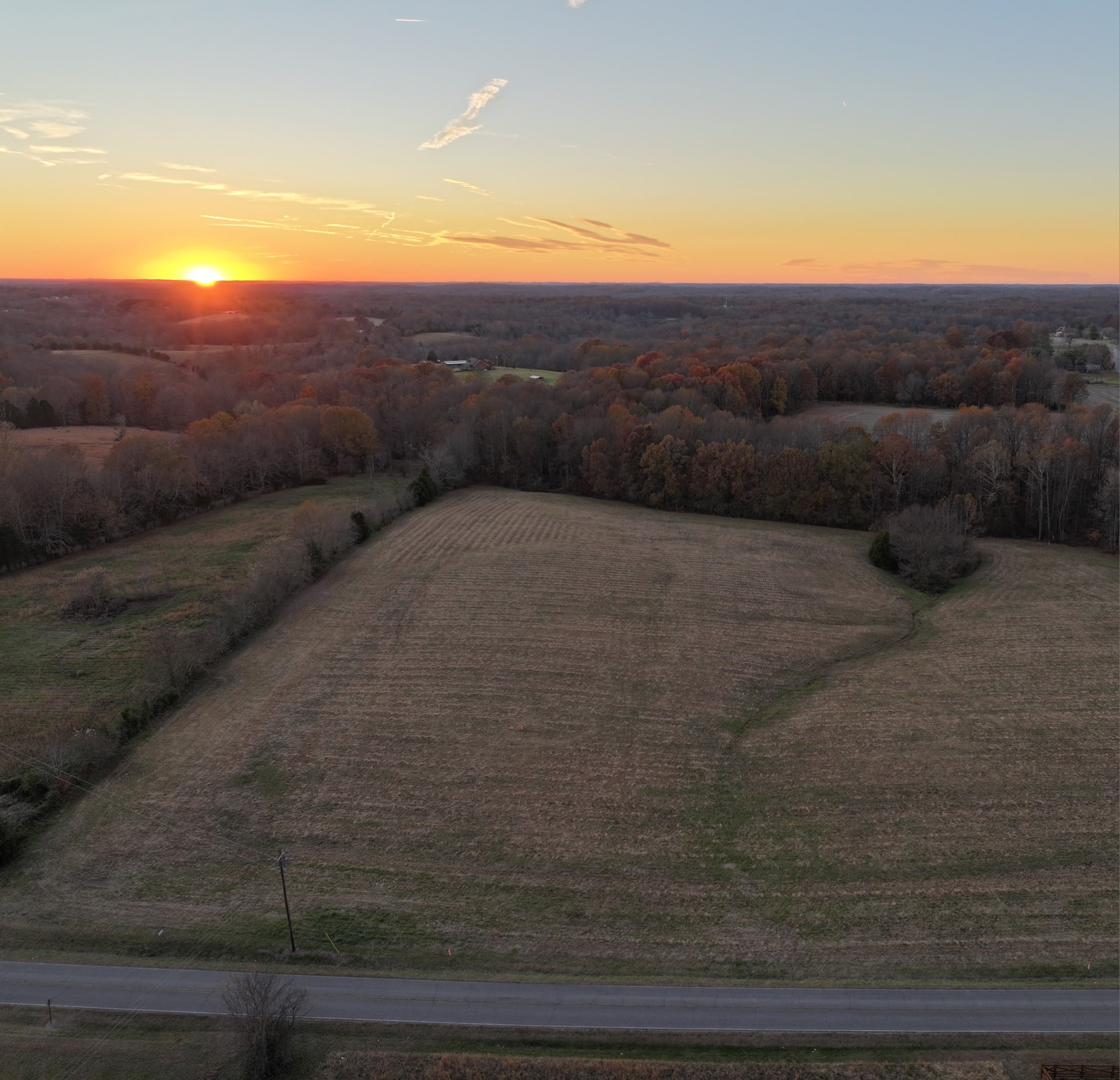 By submitting this image to Realtracs Inc, the User grants to Realtracs Inc an unrestricted license to use the image in compilations of properties and in other ways authorized by the Board of Directors.