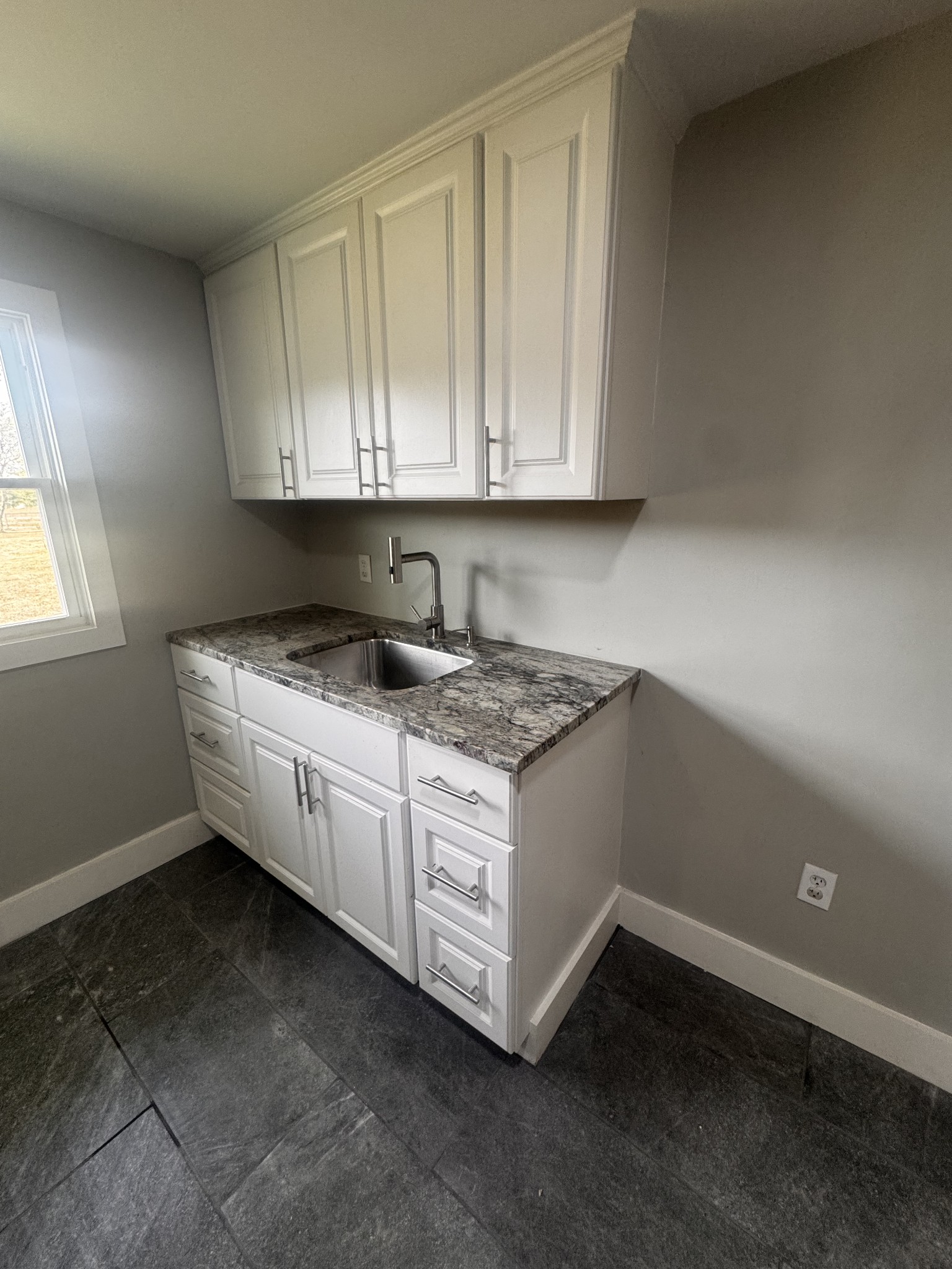 By submitting this image to Realtracs Inc, the User grants to Realtracs Inc an unrestricted license to use the image in compilations of properties and in other ways authorized by the Board of Directors.