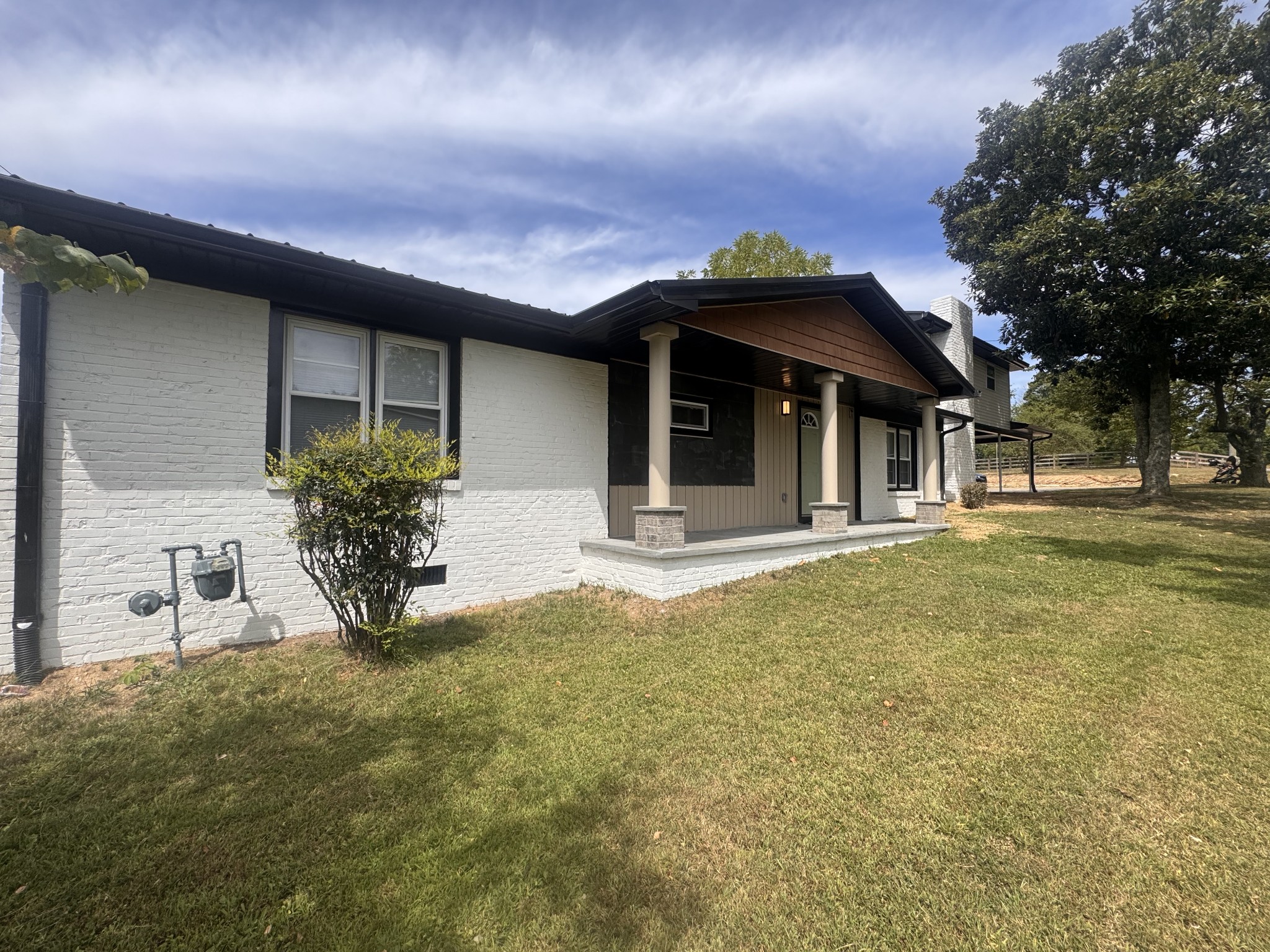 By submitting this image to Realtracs Inc, the User grants to Realtracs Inc an unrestricted license to use the image in compilations of properties and in other ways authorized by the Board of Directors.