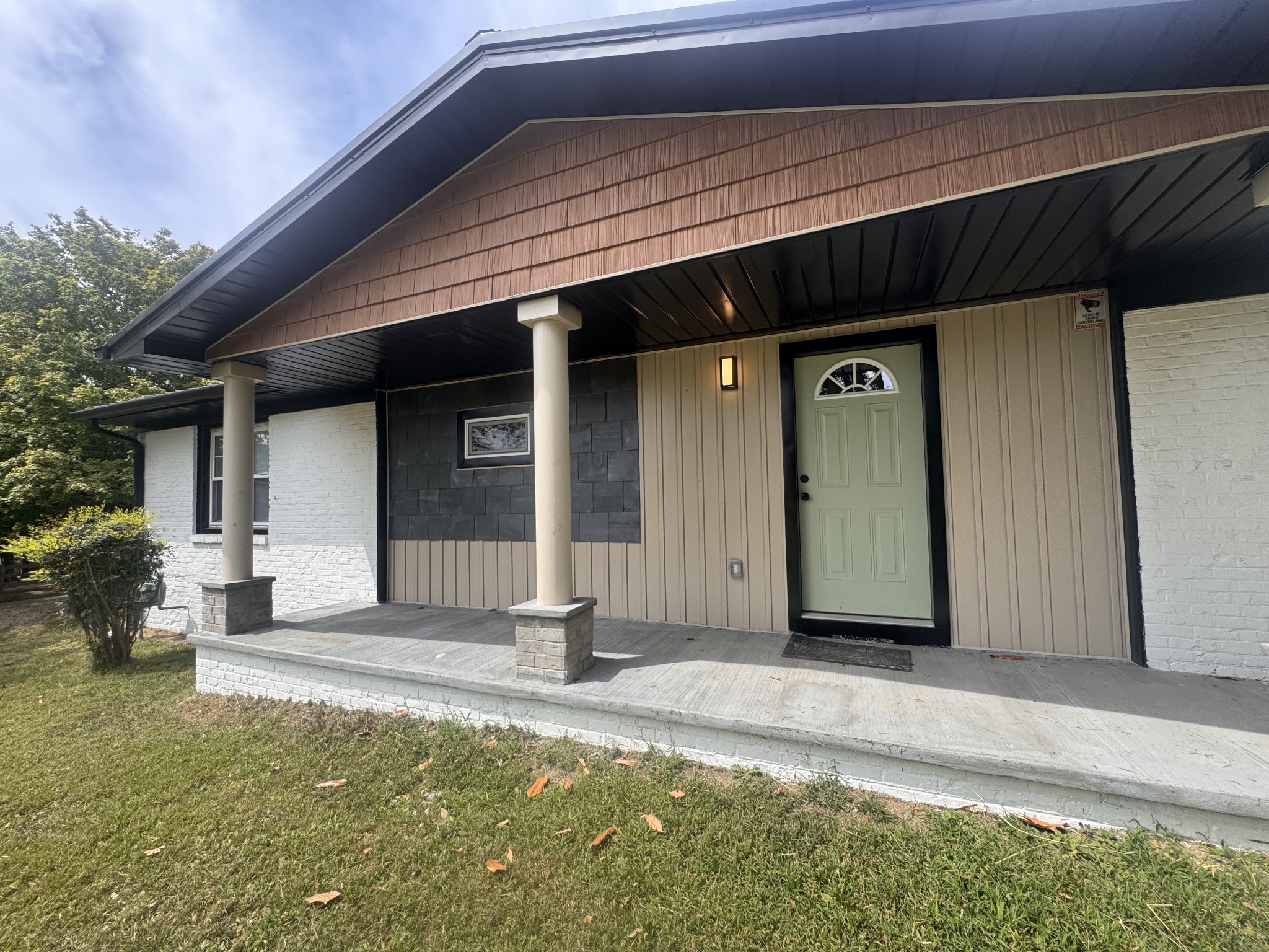 By submitting this image to Realtracs Inc, the User grants to Realtracs Inc an unrestricted license to use the image in compilations of properties and in other ways authorized by the Board of Directors.