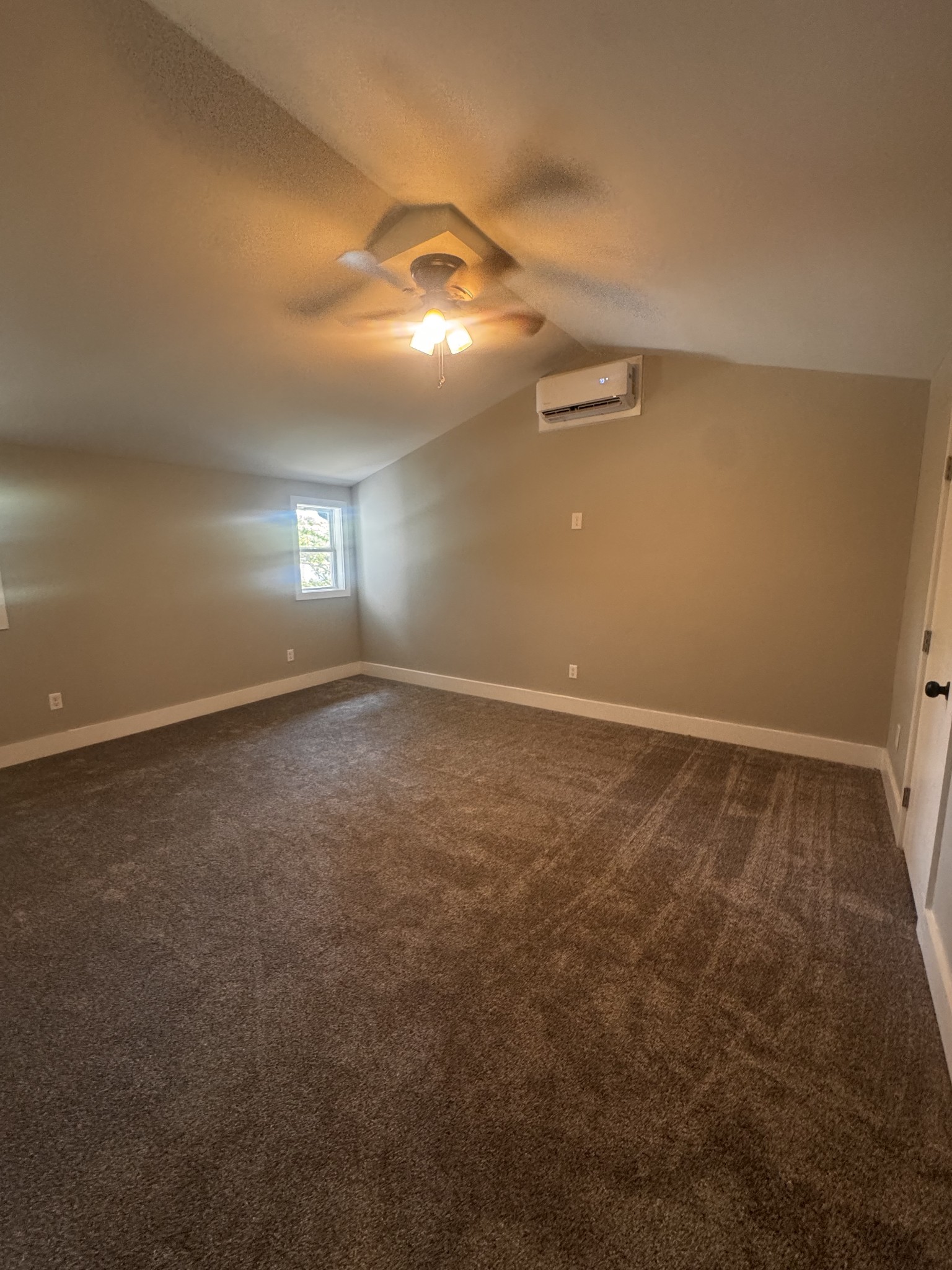 By submitting this image to Realtracs Inc, the User grants to Realtracs Inc an unrestricted license to use the image in compilations of properties and in other ways authorized by the Board of Directors.