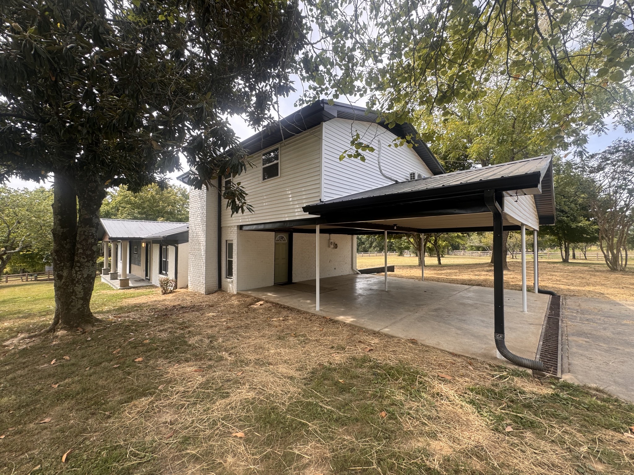 By submitting this image to Realtracs Inc, the User grants to Realtracs Inc an unrestricted license to use the image in compilations of properties and in other ways authorized by the Board of Directors.