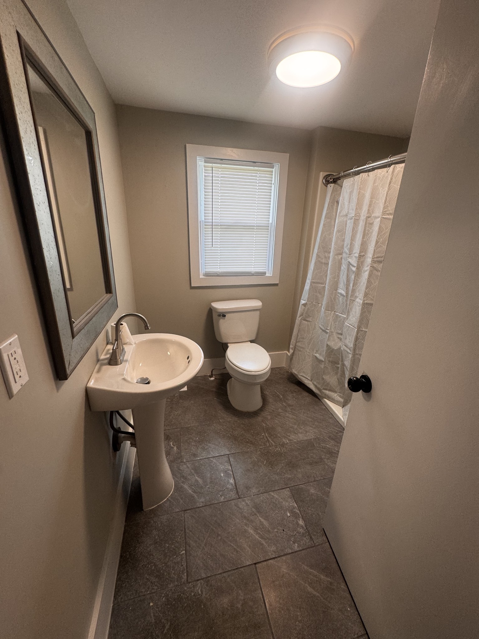 By submitting this image to Realtracs Inc, the User grants to Realtracs Inc an unrestricted license to use the image in compilations of properties and in other ways authorized by the Board of Directors.