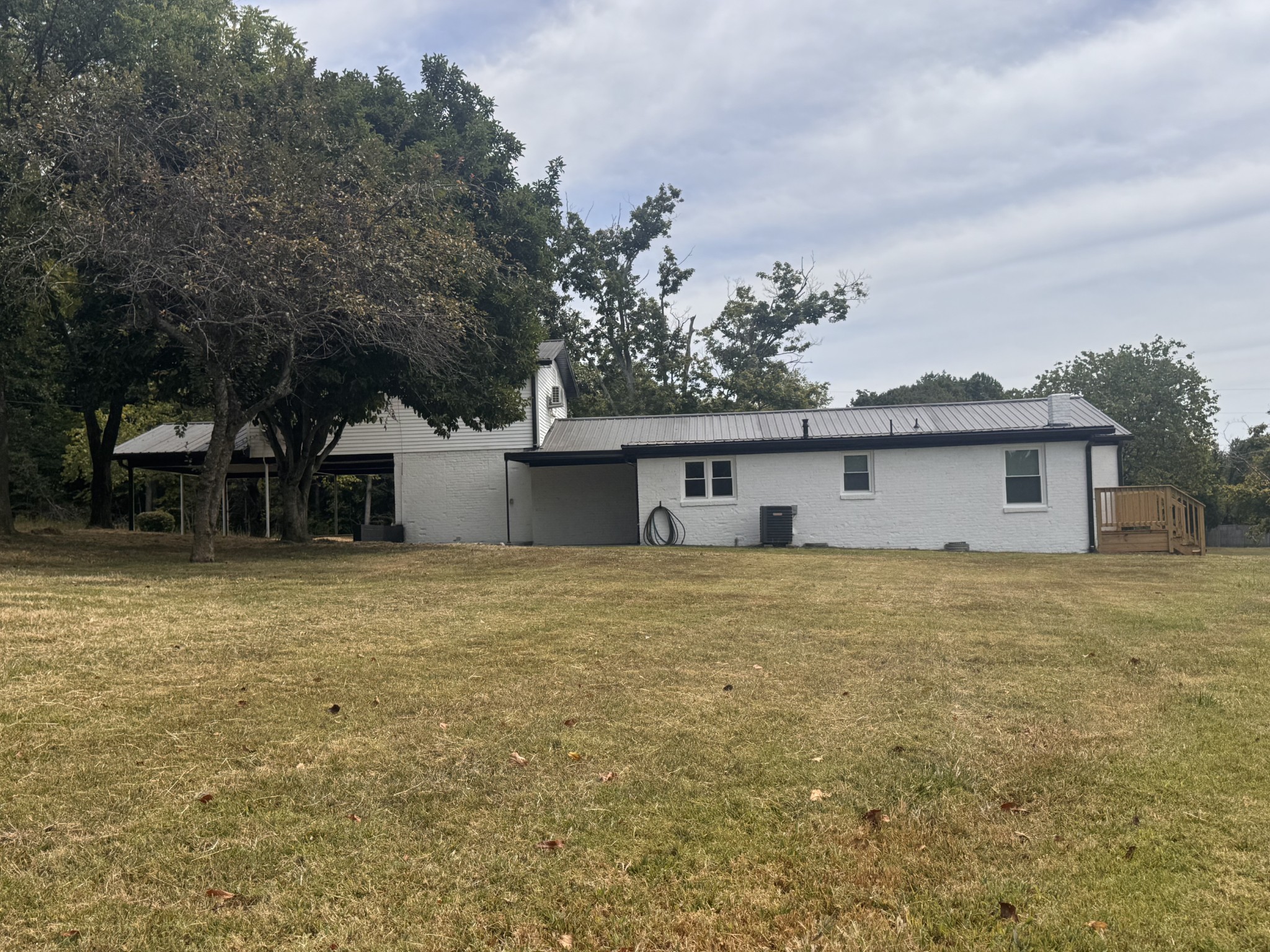 By submitting this image to Realtracs Inc, the User grants to Realtracs Inc an unrestricted license to use the image in compilations of properties and in other ways authorized by the Board of Directors.