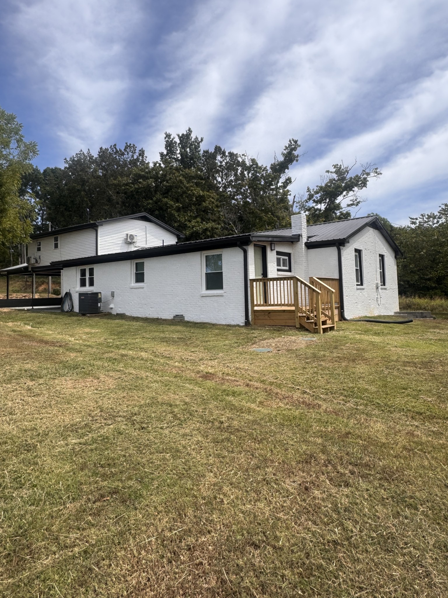 By submitting this image to Realtracs Inc, the User grants to Realtracs Inc an unrestricted license to use the image in compilations of properties and in other ways authorized by the Board of Directors.