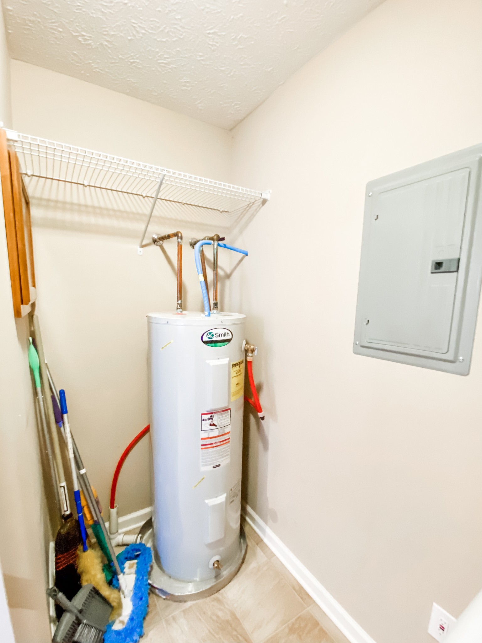 By submitting this image to Realtracs Inc, the User grants to Realtracs Inc an unrestricted license to use the image in compilations of properties and in other ways authorized by the Board of Directors.