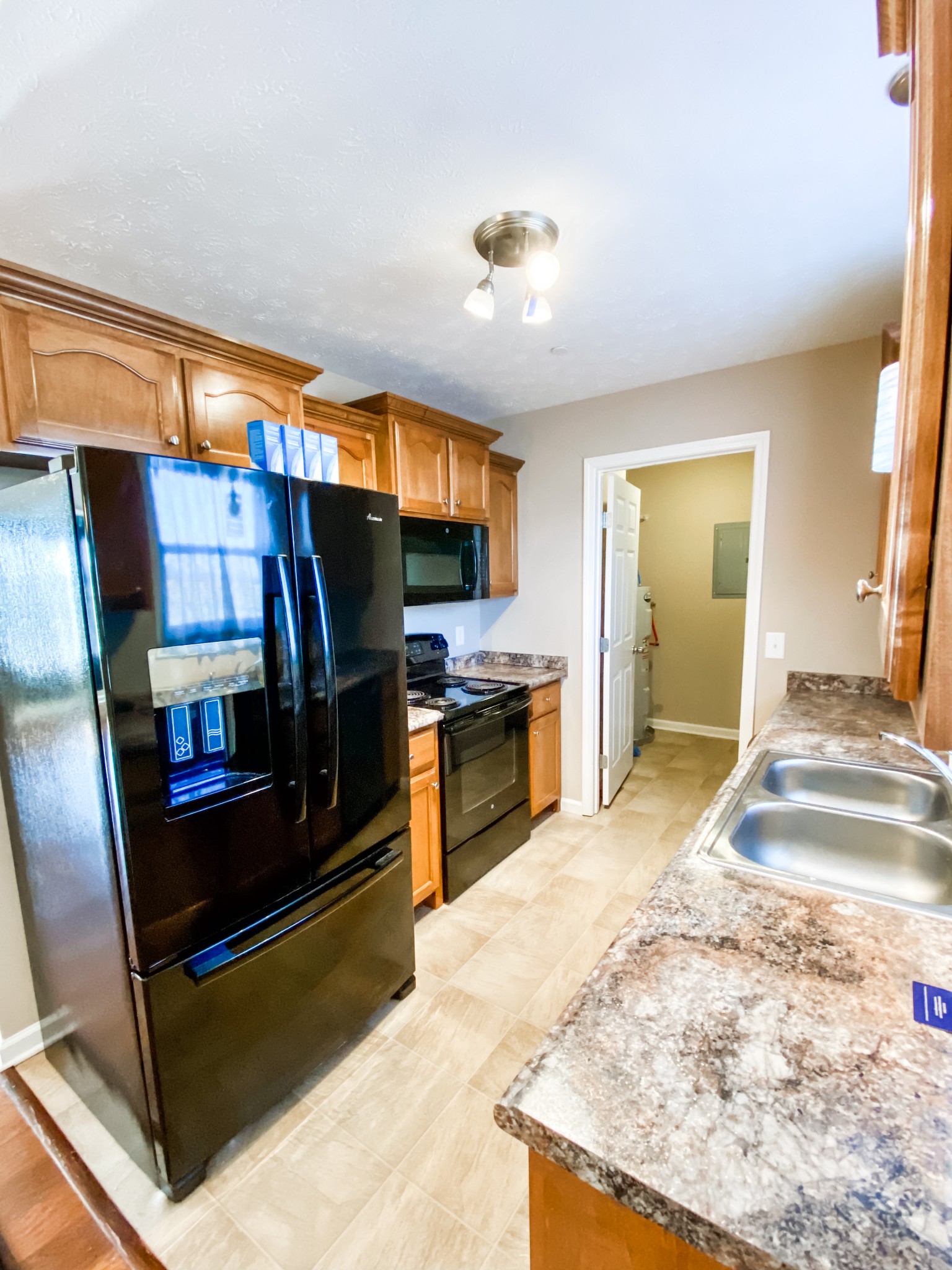 By submitting this image to Realtracs Inc, the User grants to Realtracs Inc an unrestricted license to use the image in compilations of properties and in other ways authorized by the Board of Directors.