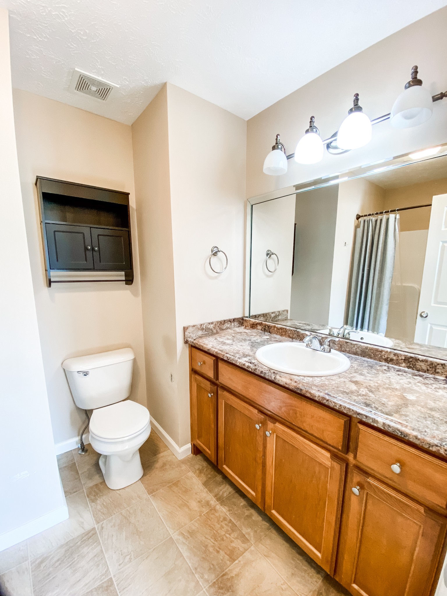 By submitting this image to Realtracs Inc, the User grants to Realtracs Inc an unrestricted license to use the image in compilations of properties and in other ways authorized by the Board of Directors.