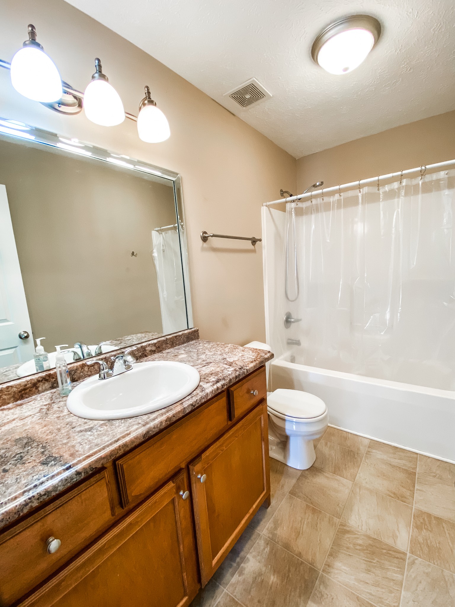 By submitting this image to Realtracs Inc, the User grants to Realtracs Inc an unrestricted license to use the image in compilations of properties and in other ways authorized by the Board of Directors.